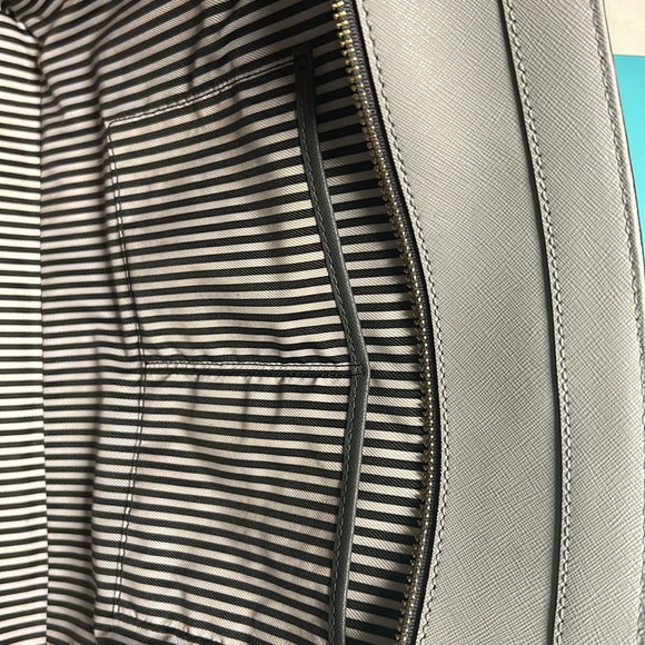 Kate Spade tote - in box - Picture 4 of 16
